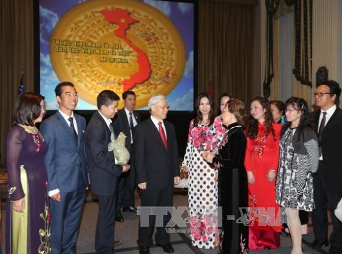 Nguyen Phu Trong rencontre la diaspora vietnamienne aux Etats-Unis - ảnh 1